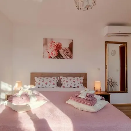 Apartment Santo