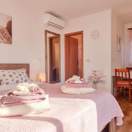 Santo * Novigrad (Istria)